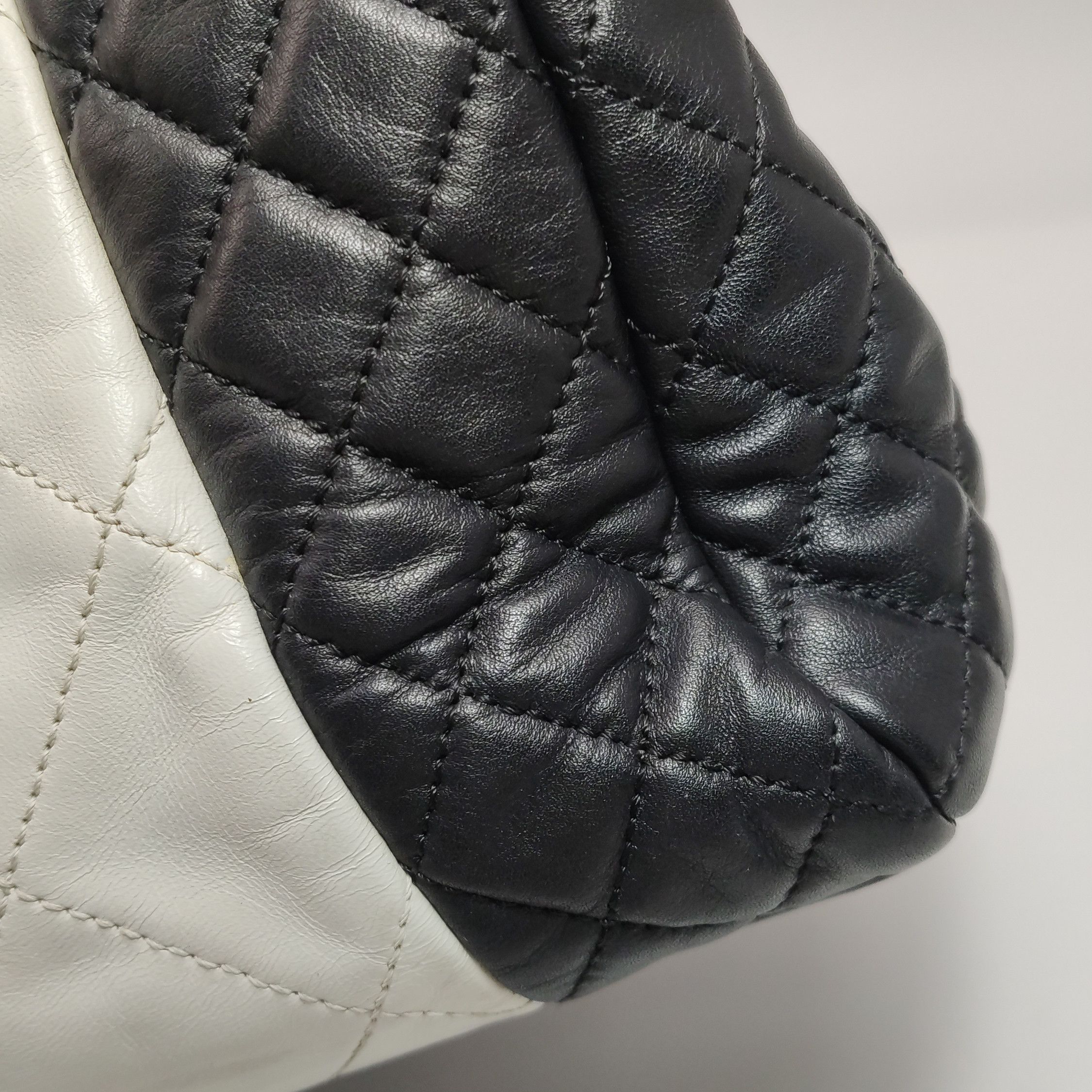 Chanel Chanel Women os Shoulder Bags Size ONE SIZE - 22 Thumbnail