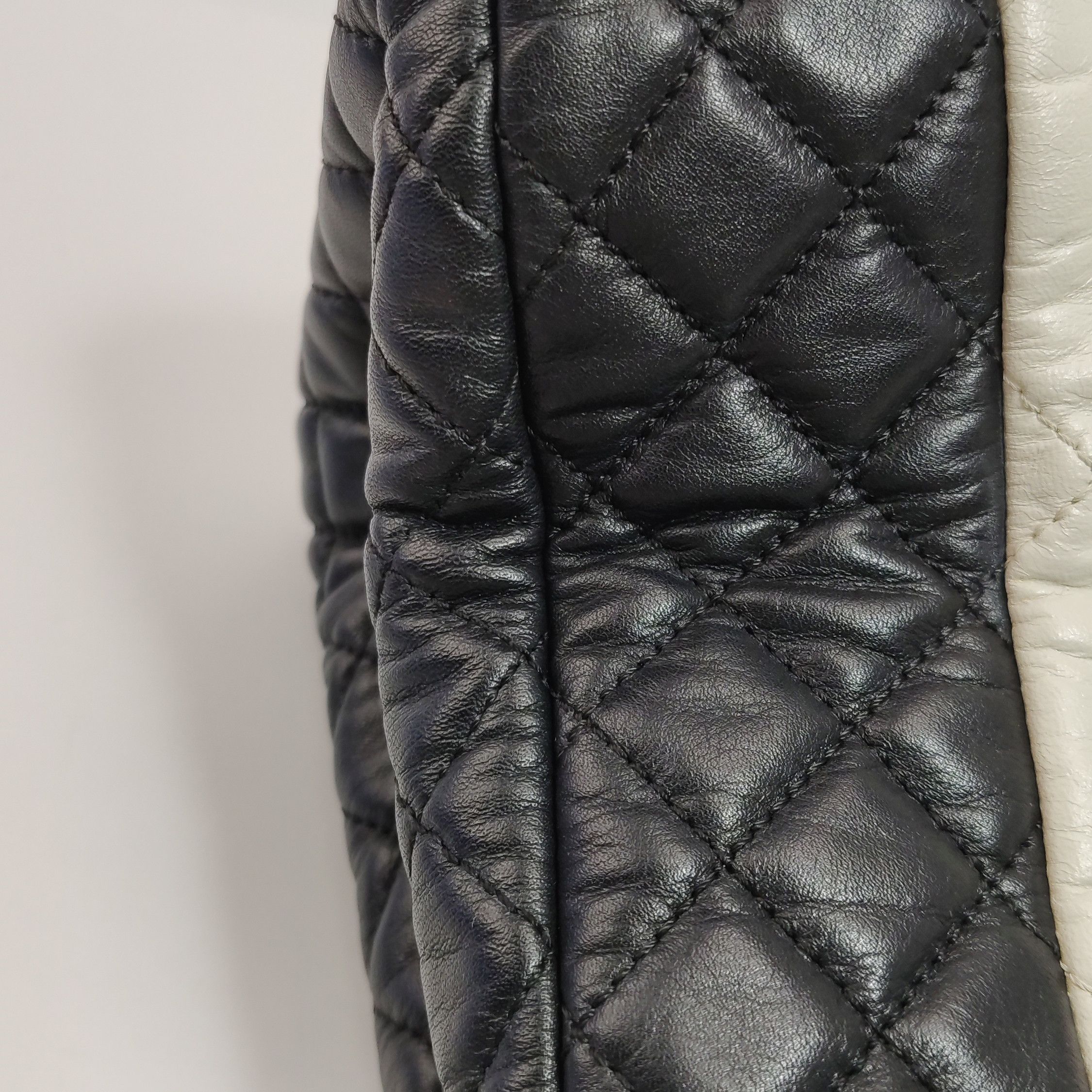 Chanel Chanel Women os Shoulder Bags Size ONE SIZE - 21 Thumbnail