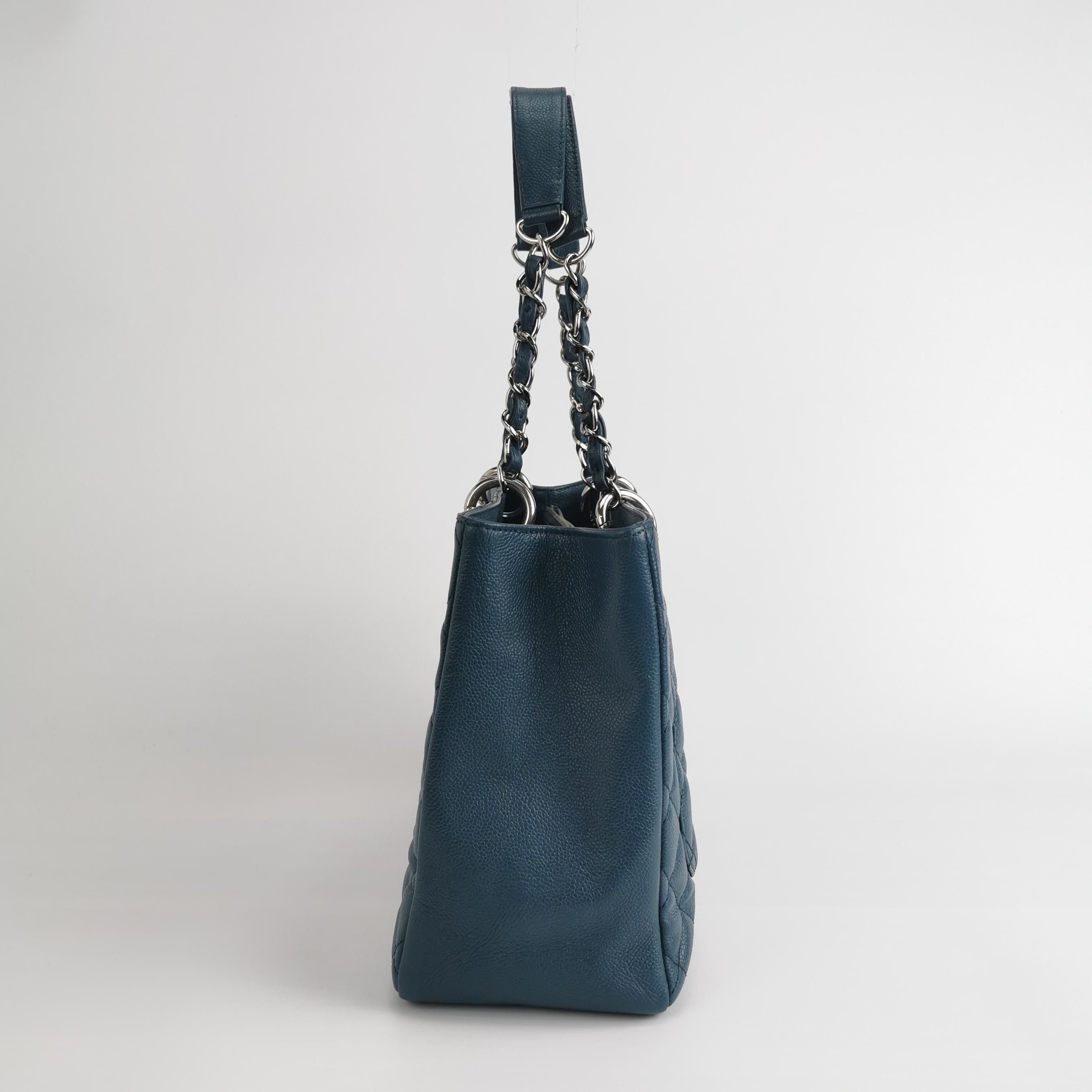 Chanel Chanel Women os Shoulder Bags Size ONE SIZE - 3 Thumbnail