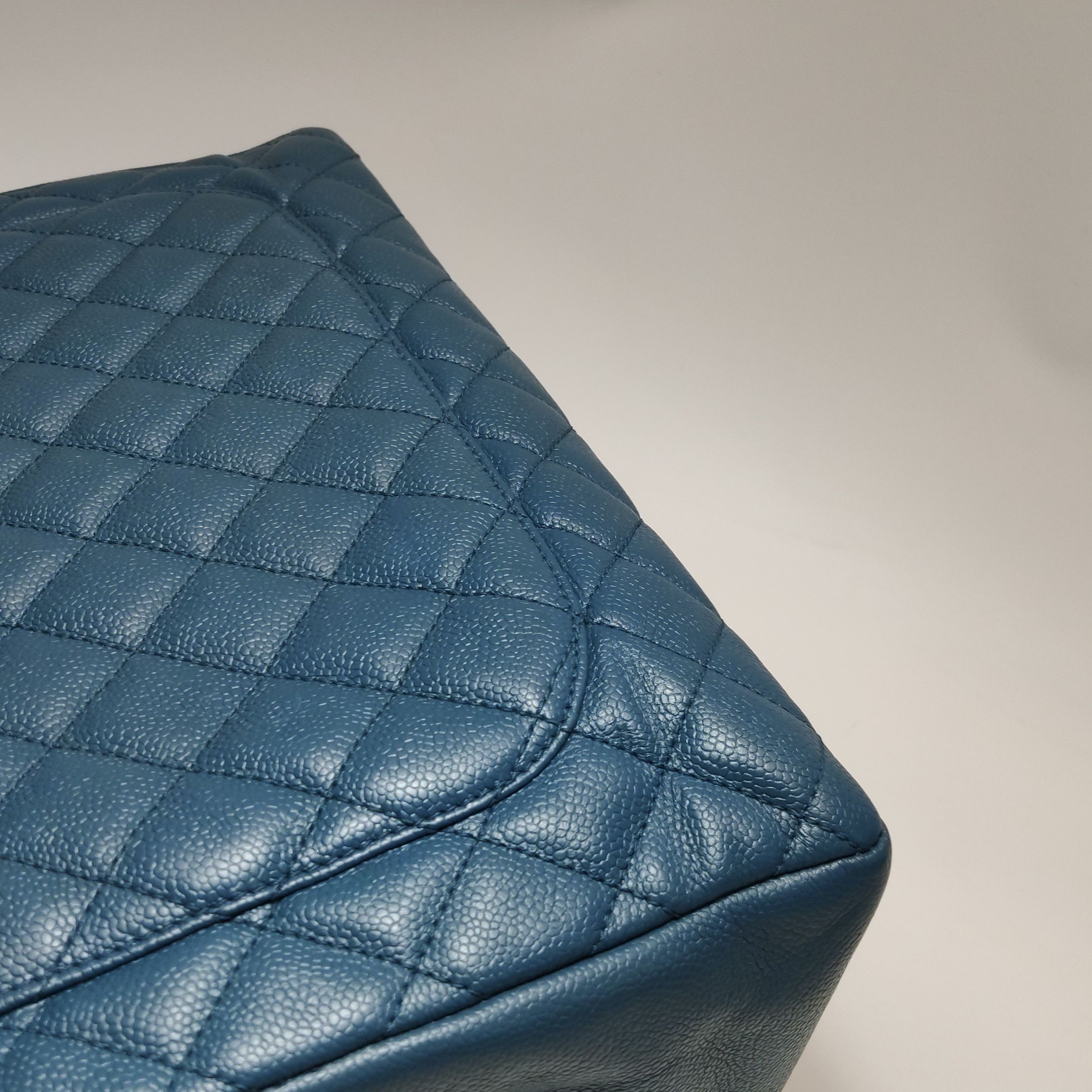 Chanel Chanel Women os Shoulder Bags Size ONE SIZE - 16 Thumbnail