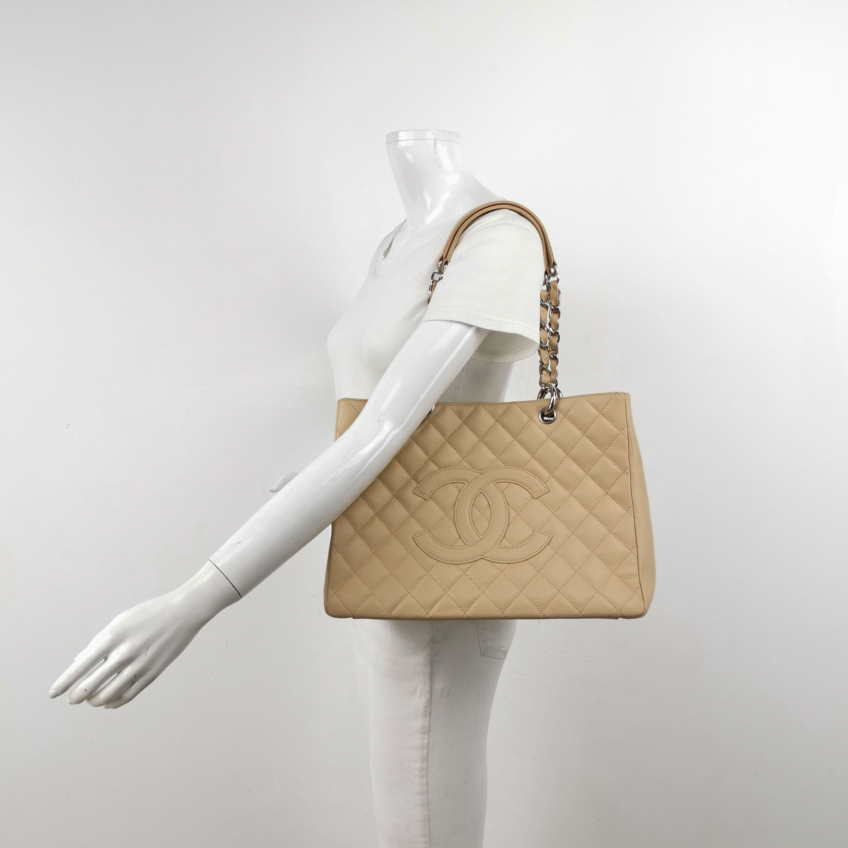 Chanel Chanel Women os Shoulder Bags Size ONE SIZE - 2 Thumbnail