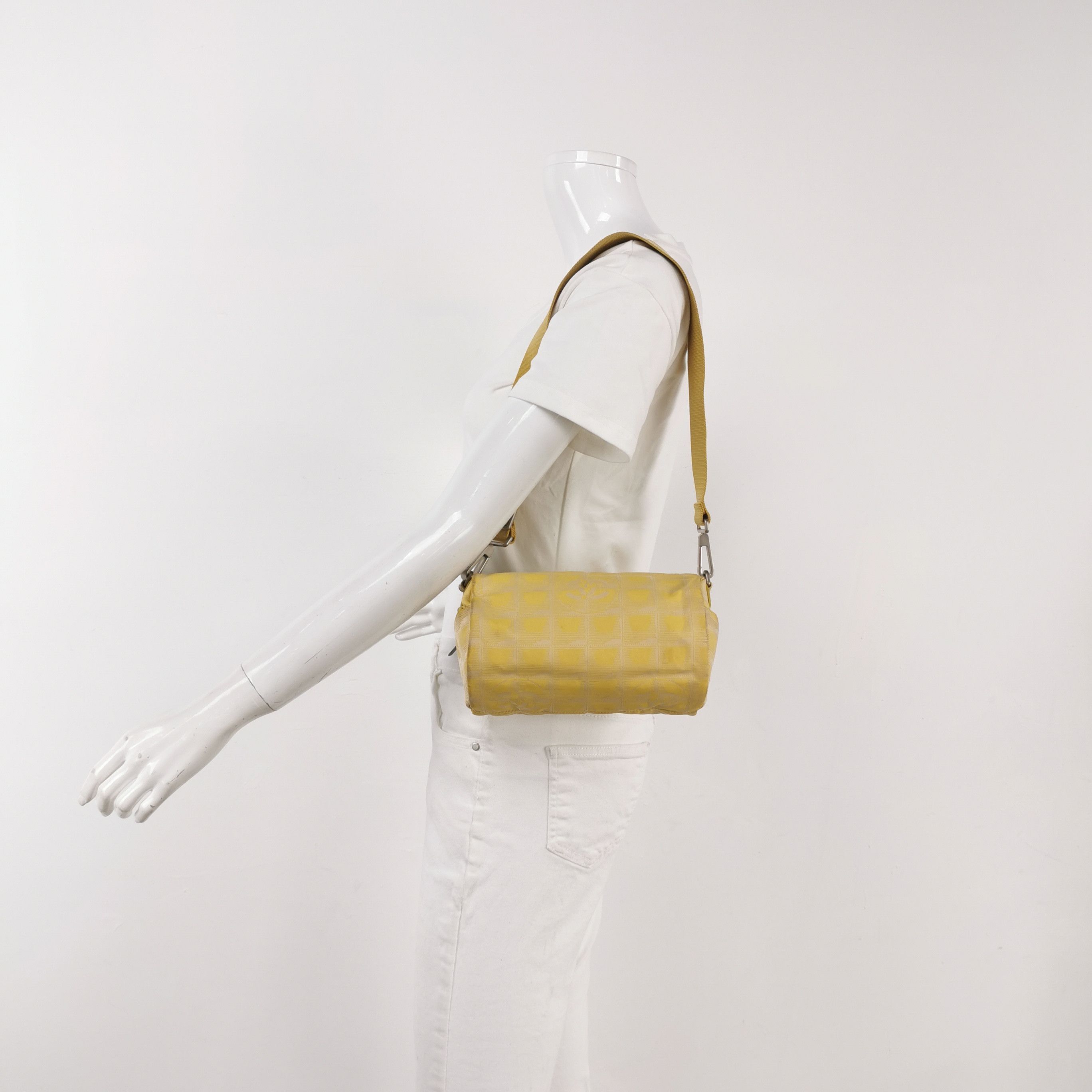 Chanel Chanel Women os Shoulder Bags Size ONE SIZE - 2 Thumbnail