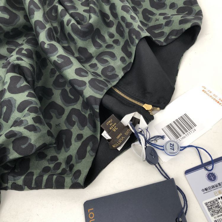 Louis Vuitton Louis Vuitton Green Leopard Print Dress Size 36 Size XS / US 0-2 / IT 36-38 - 6 Thumbnail