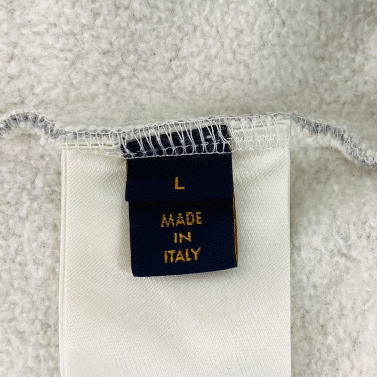 Louis Vuitton Louis Vuitton Spray Paint Logo Hoodie Size L Size US L / EU 52-54 / 3 - 3 Thumbnail