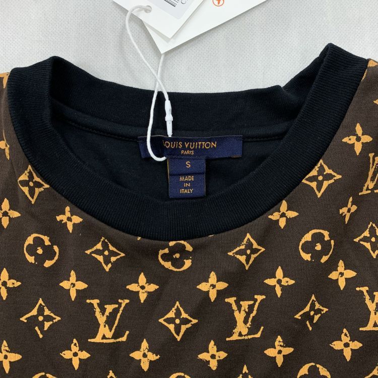 Louis Vuitton Louis Vuitton Monogram Pocket T-Shirt Size S Size US S / EU 44-46 / 1 - 5 Thumbnail