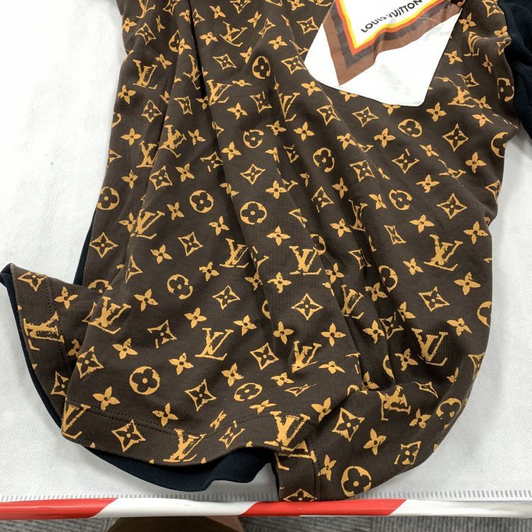 Louis Vuitton Louis Vuitton Monogram Pocket T-Shirt Size S Size US S / EU 44-46 / 1 - 8 Thumbnail