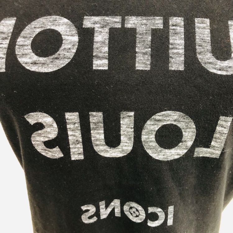 Louis Vuitton Louis Vuitton Chain Logo T-Shirt Size S Size US S / EU 44-46 / 1 - 7 Thumbnail