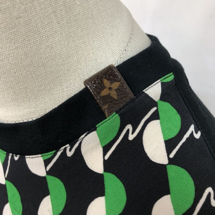 Louis Vuitton Louis Vuitton Geometric Print T-Shirt Size M Size US M / EU 48-50 / 2 - 8 Thumbnail