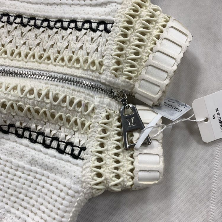 Louis Vuitton Louis Vuitton Textured Knit Sweater Size 36 Size XS / US 0-2 / IT 36-38 - 6 Thumbnail