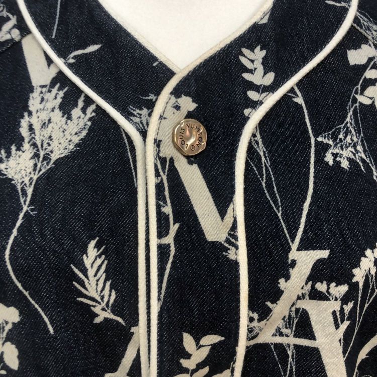 Louis Vuitton Louis Vuitton Floral Denim Shirt Size S Size US S / EU 44-46 / 1 - 6 Thumbnail