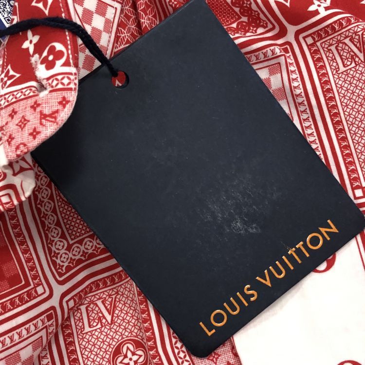 Louis Vuitton Louis Vuitton Poker Card Monogram Print Shirt Size L Size US L / EU 52-54 / 3 - 10 Thumbnail