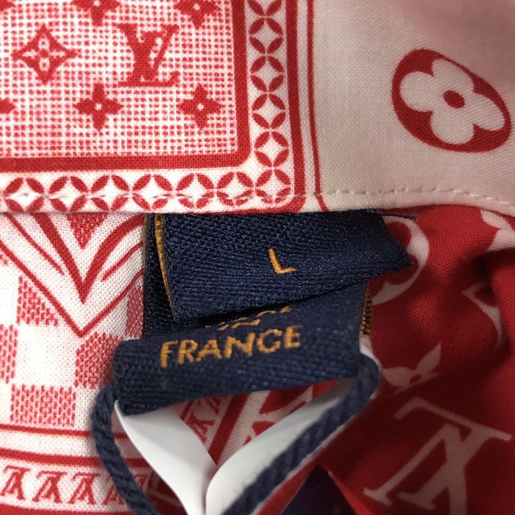 Louis Vuitton Louis Vuitton Poker Card Monogram Print Shirt Size L Size US L / EU 52-54 / 3 - 4 Thumbnail