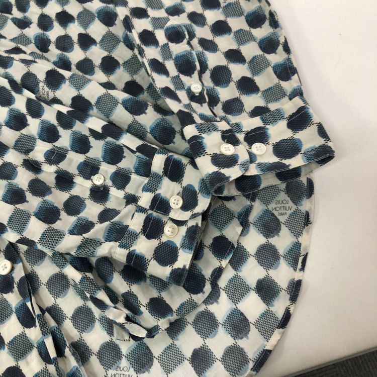Louis Vuitton Louis Vuitton Patterned Button Up Shirt Size XS Size US XS / EU 42 / 0 - 8 Thumbnail