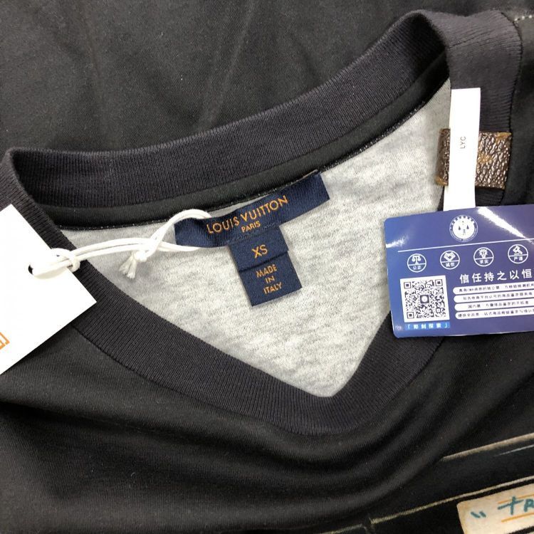 Louis Vuitton Louis Vuitton SS20 Trunk Graphic T-Shirt Size XS Size US XS / EU 42 / 0 - 5 Thumbnail