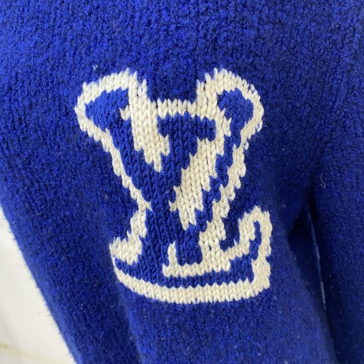 Louis Vuitton Louis Vuitton Logo Knit Sweater Size M Size US M / EU 48-50 / 2 - 6 Thumbnail