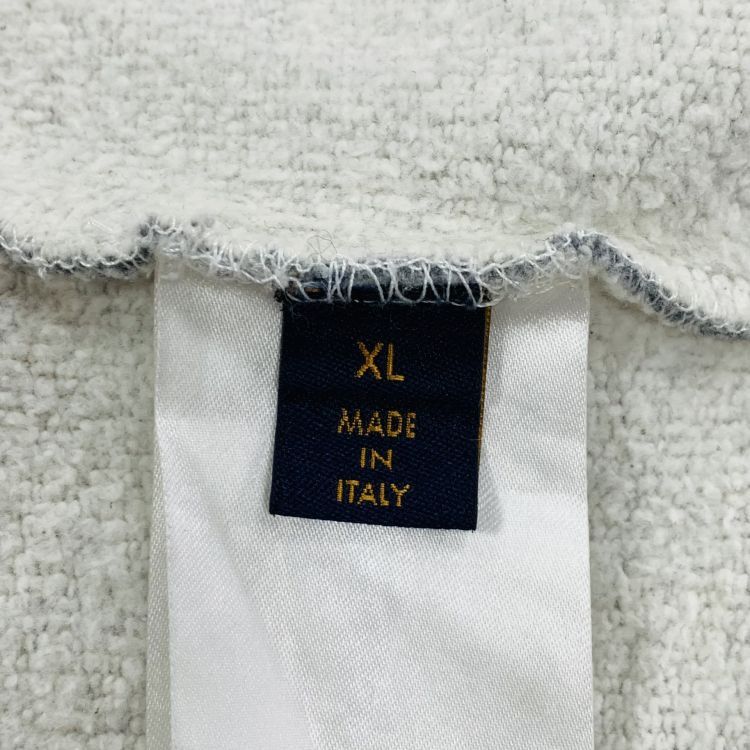 Louis Vuitton Louis Vuitton Heart Logo Sweatshirt Size XL Size US XL / EU 56 / 4 - 3 Thumbnail