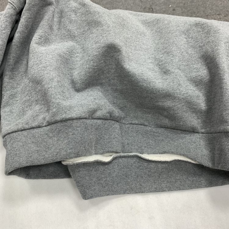 Louis Vuitton Louis Vuitton Heart Logo Sweatshirt Size XL Size US XL / EU 56 / 4 - 5 Thumbnail