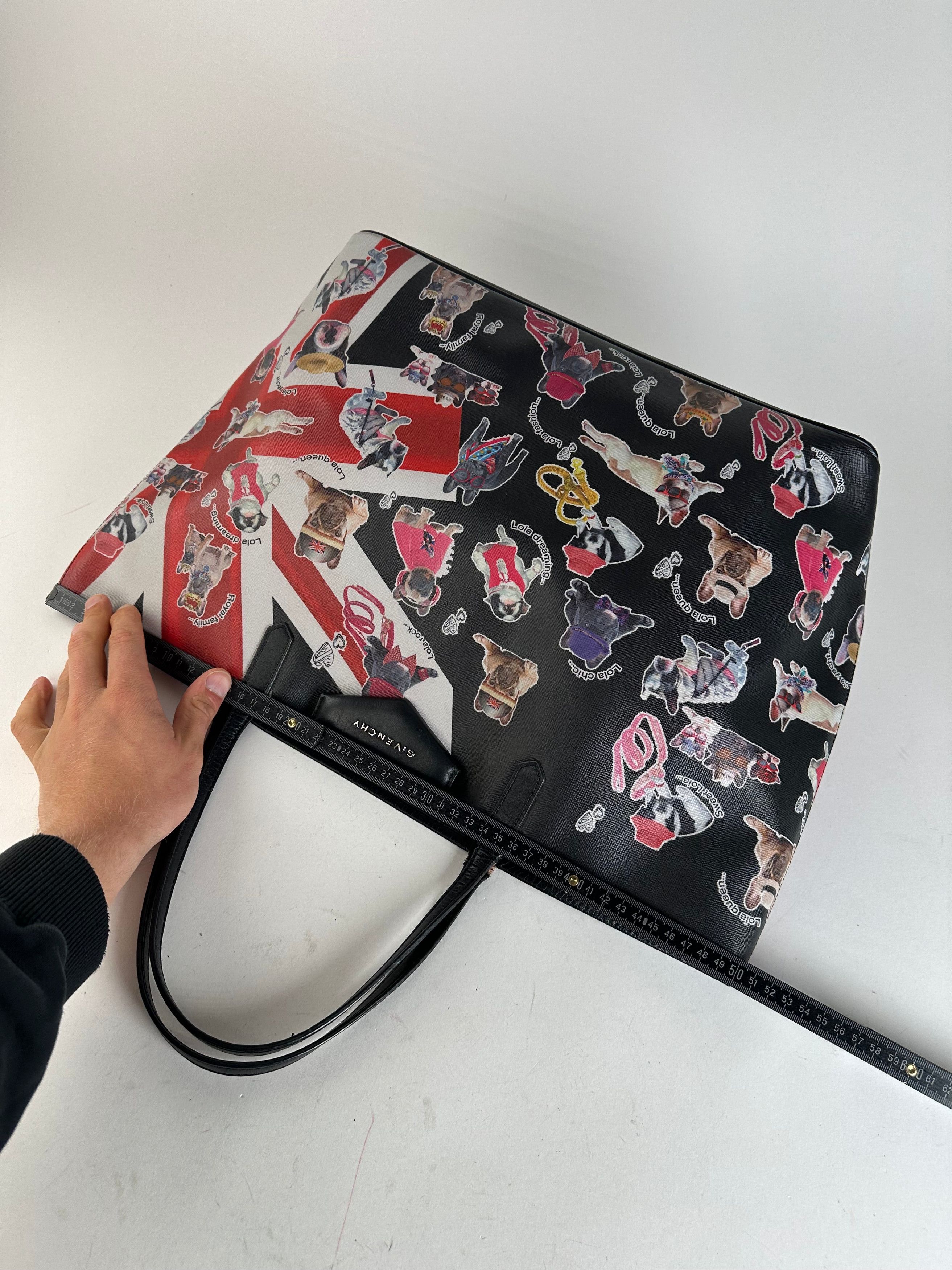 Givenchy Vintage Lola Bulldog Print Coated Canvas Tote Black Red Whit Size ONE SIZE - 8 Thumbnail