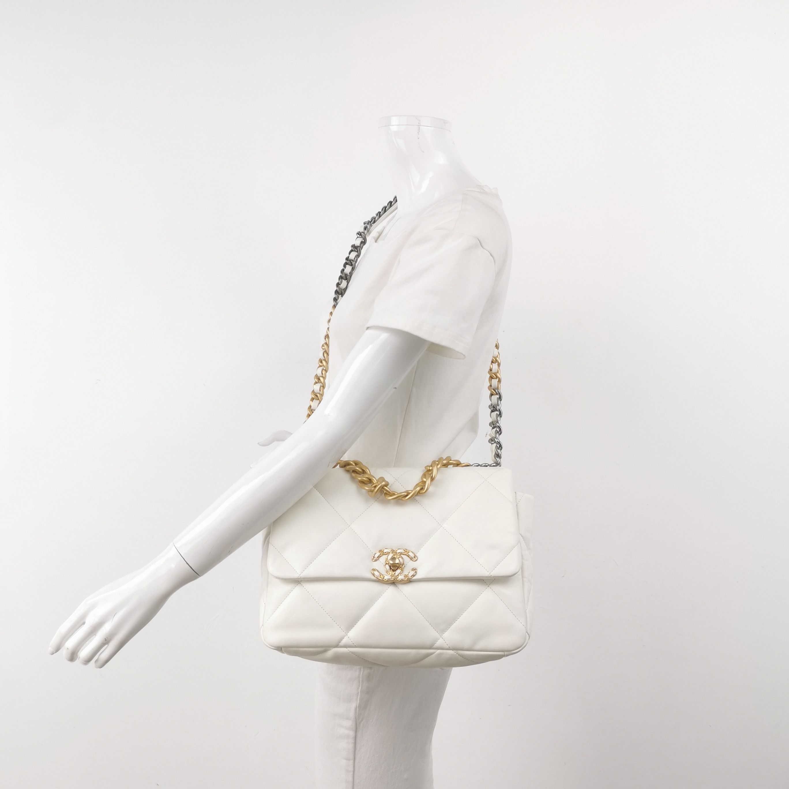 Chanel Chanel Women os Shoulder Bags Size ONE SIZE - 2 Thumbnail