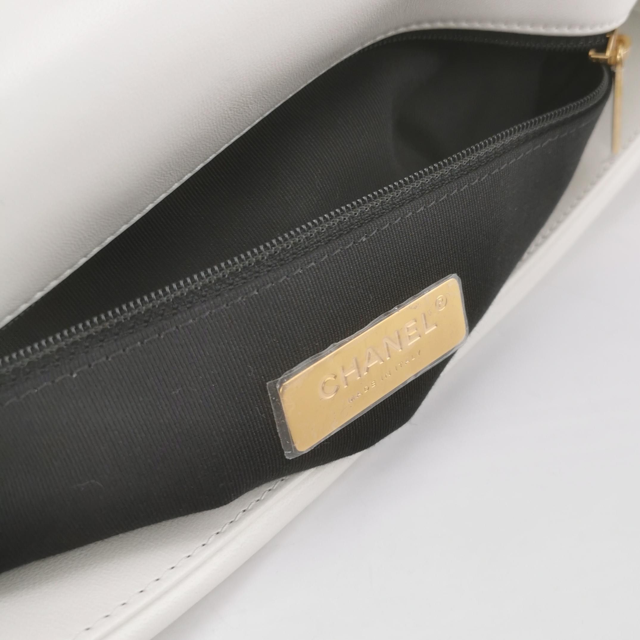Chanel Chanel Women os Shoulder Bags Size ONE SIZE - 8 Thumbnail