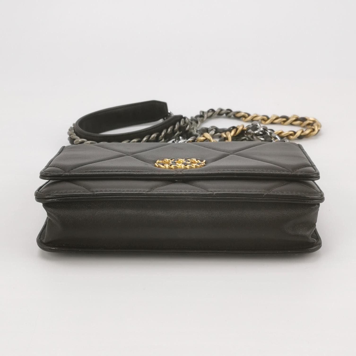 Chanel Chanel Women os Crossbody Bags Size ONE SIZE - 6 Thumbnail