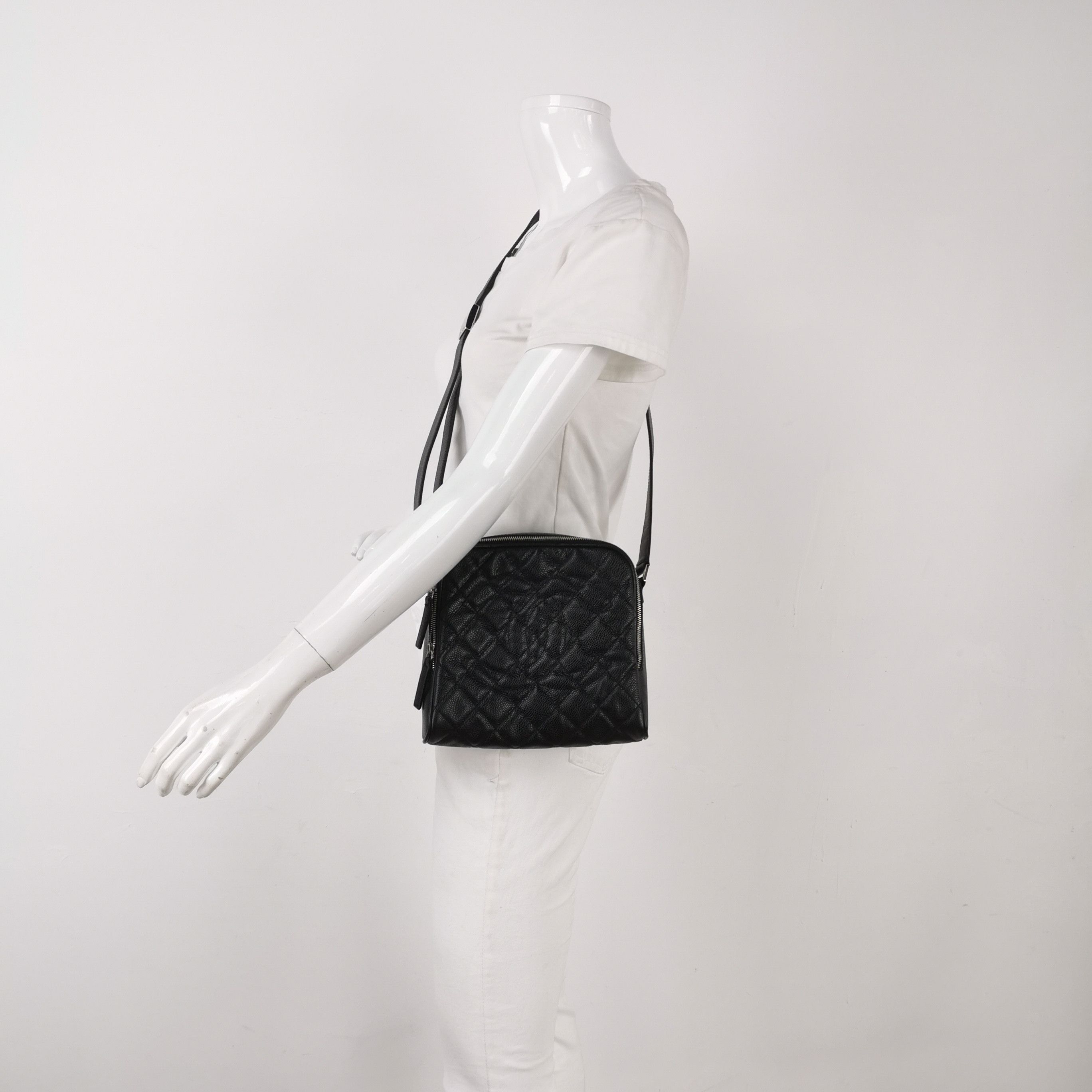 Chanel Chanel Women os Shoulder Bags Size ONE SIZE - 2 Thumbnail