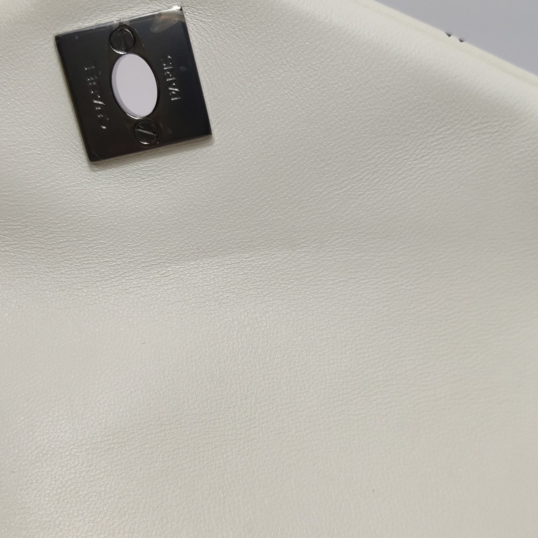 Chanel Chanel Women os Crossbody Bags Size ONE SIZE - 20 Thumbnail