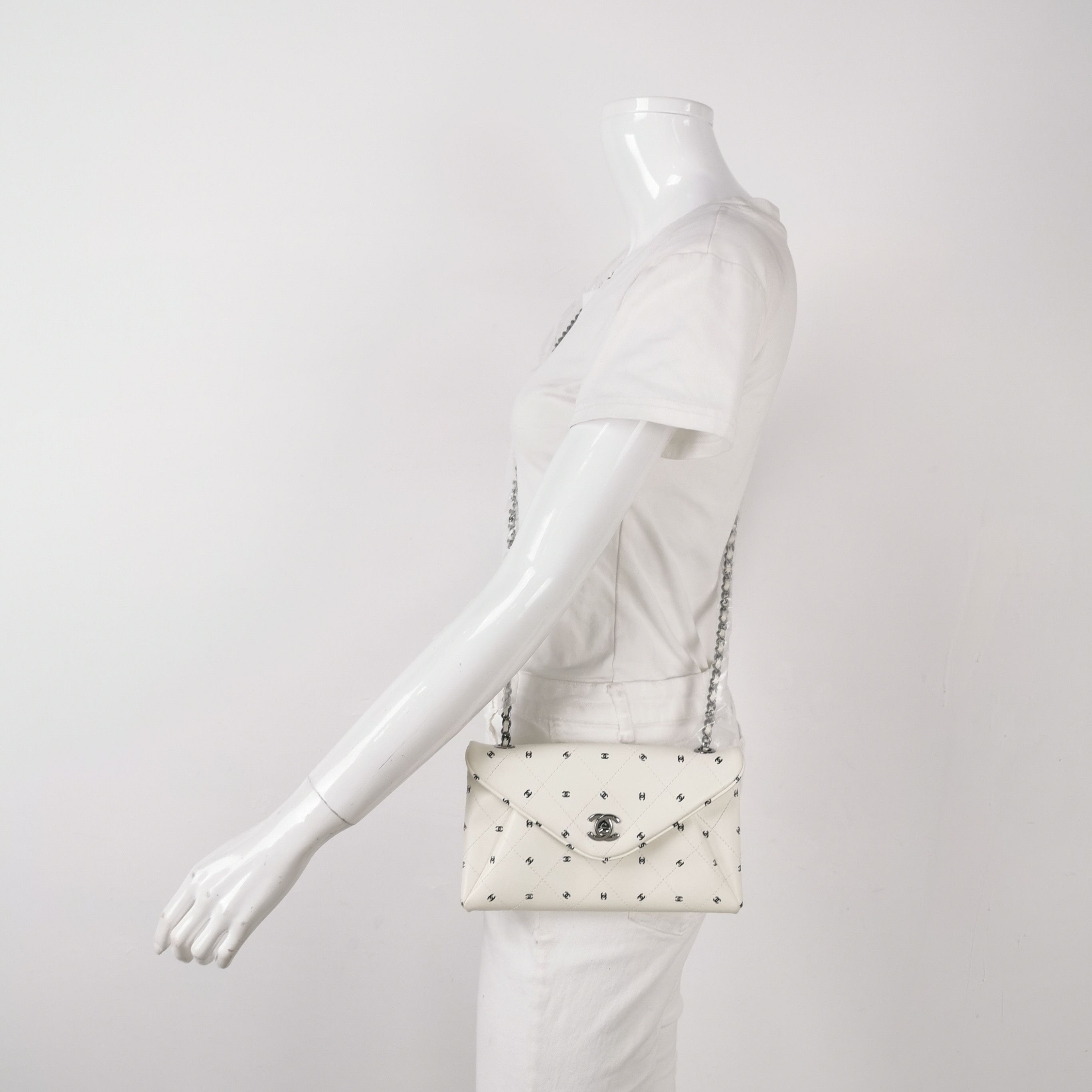 Chanel Chanel Women os Crossbody Bags Size ONE SIZE - 2 Thumbnail