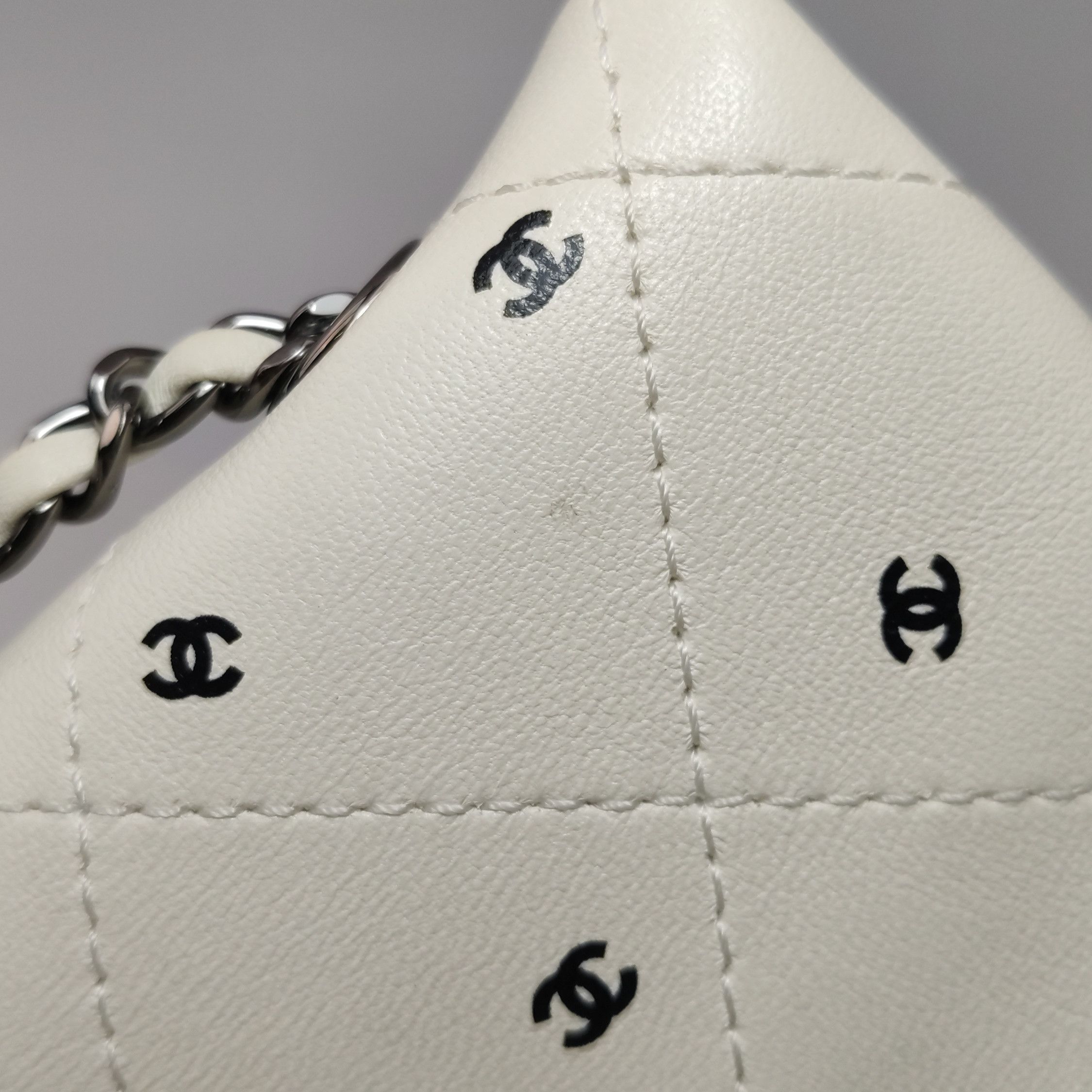 Chanel Chanel Women os Crossbody Bags Size ONE SIZE - 16 Thumbnail