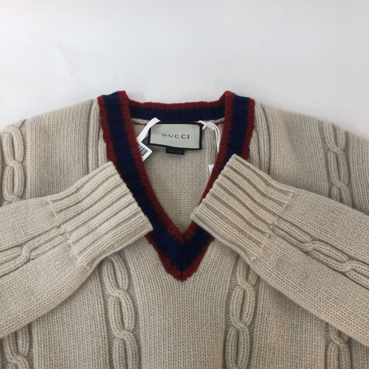 Gucci Gucci Cable Knit V-Neck Sweater Size L Size US L / EU 52-54 / 3 - 10 Thumbnail