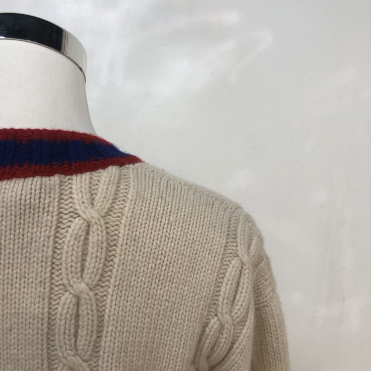 Gucci Gucci Cable Knit V-Neck Sweater Size L Size US L / EU 52-54 / 3 - 9 Thumbnail