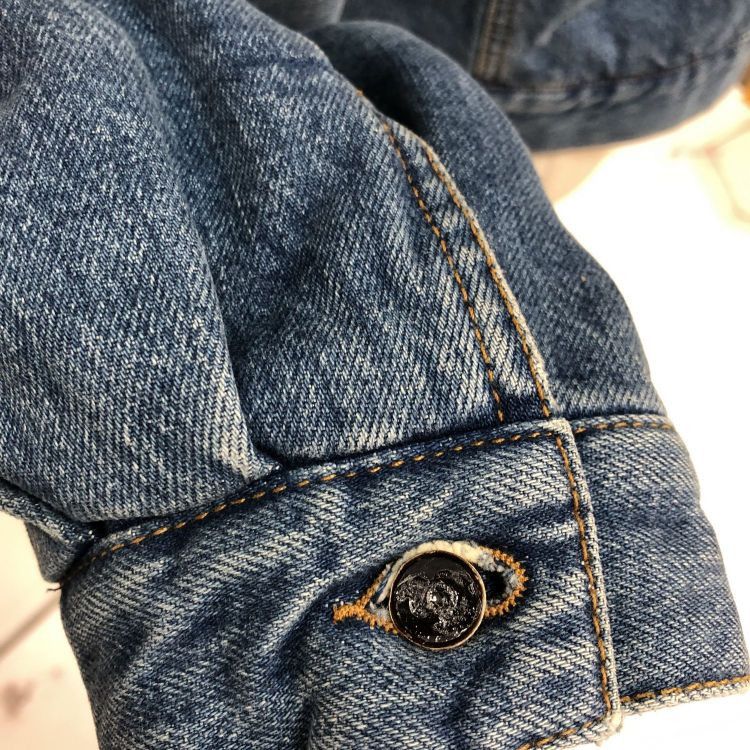 Gucci Gucci Gold Button Denim Jacket Size 42 Size M / US 6-8 / IT 42-44 - 9 Thumbnail