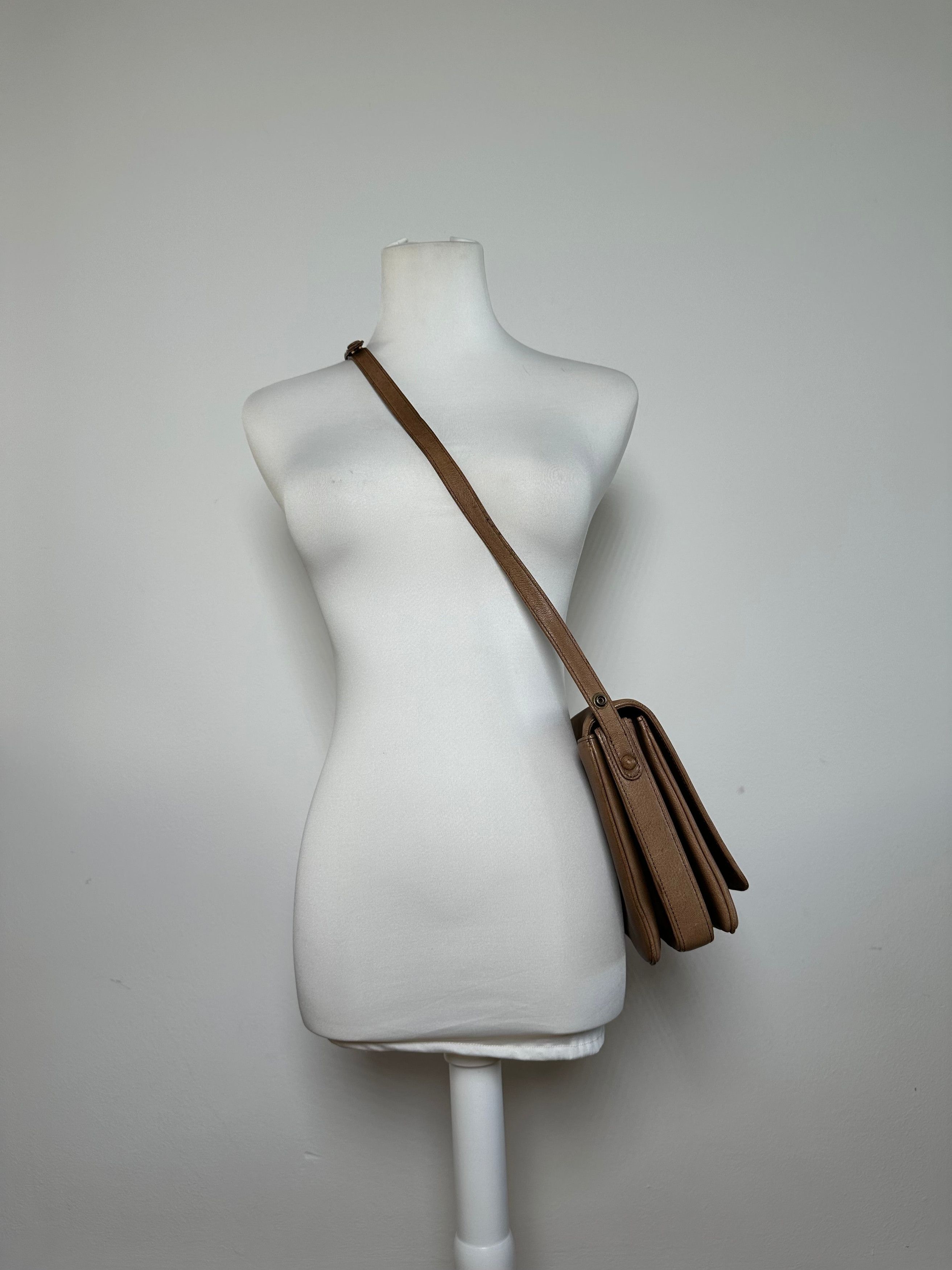 Givenchy Vintage 4G Logo Grained Leather Crossbody Bag Tan Size ONE SIZE - 6 Thumbnail