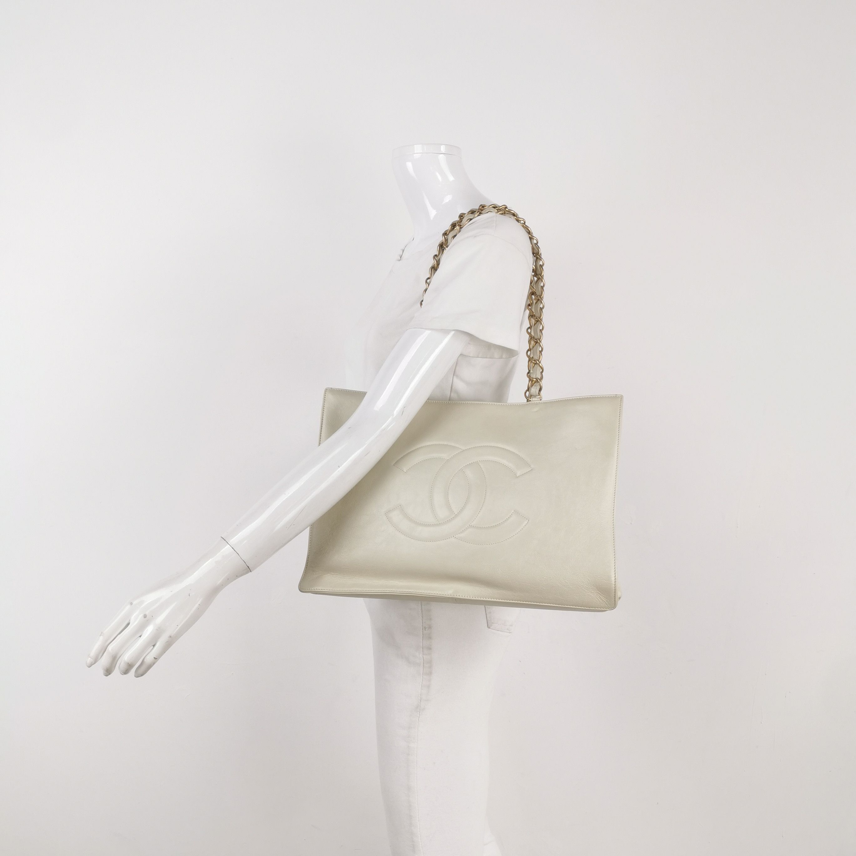 Chanel Chanel Women os Shoulder Bags Size ONE SIZE - 2 Thumbnail