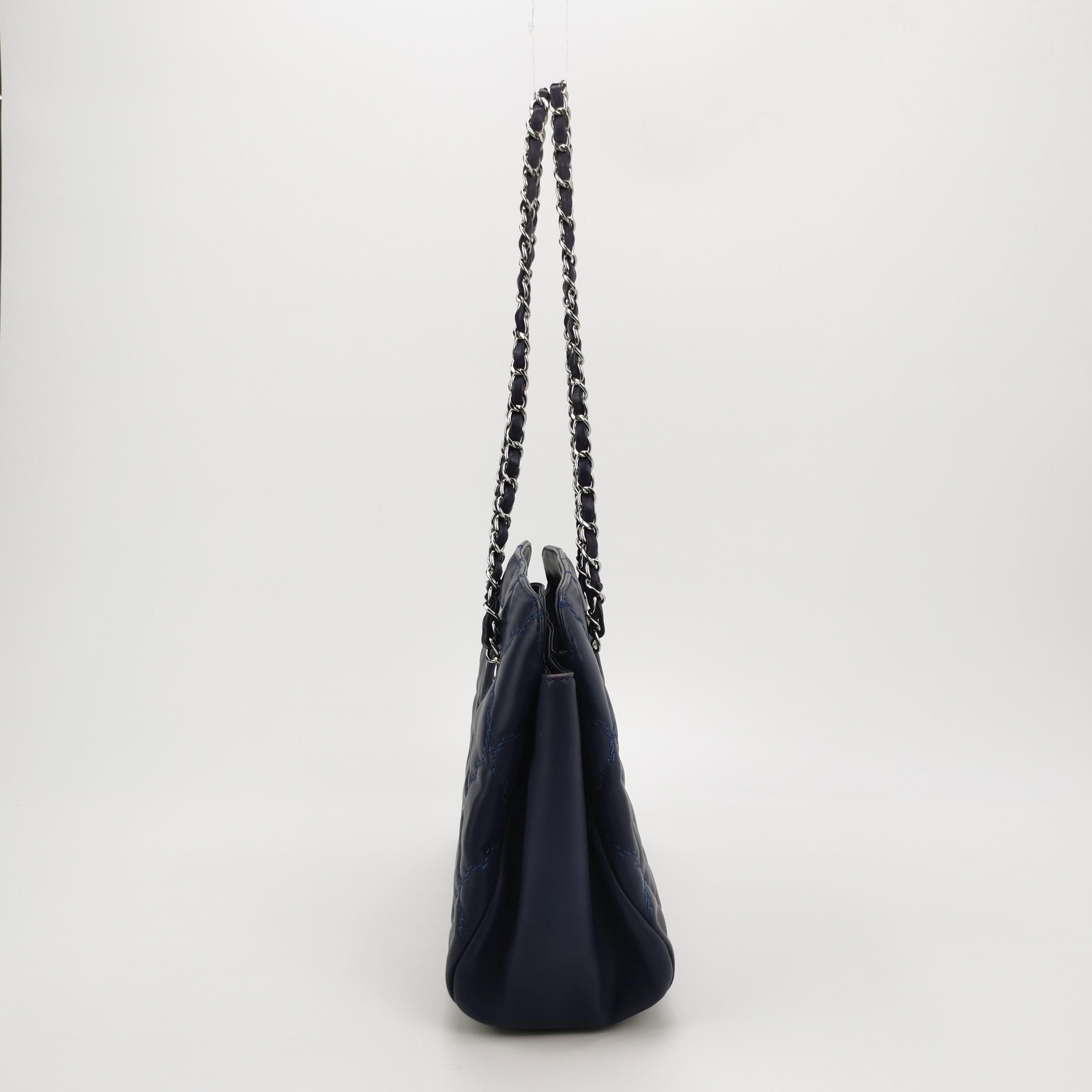 Chanel Chanel Women os Shoulder Bags Size ONE SIZE - 3 Thumbnail