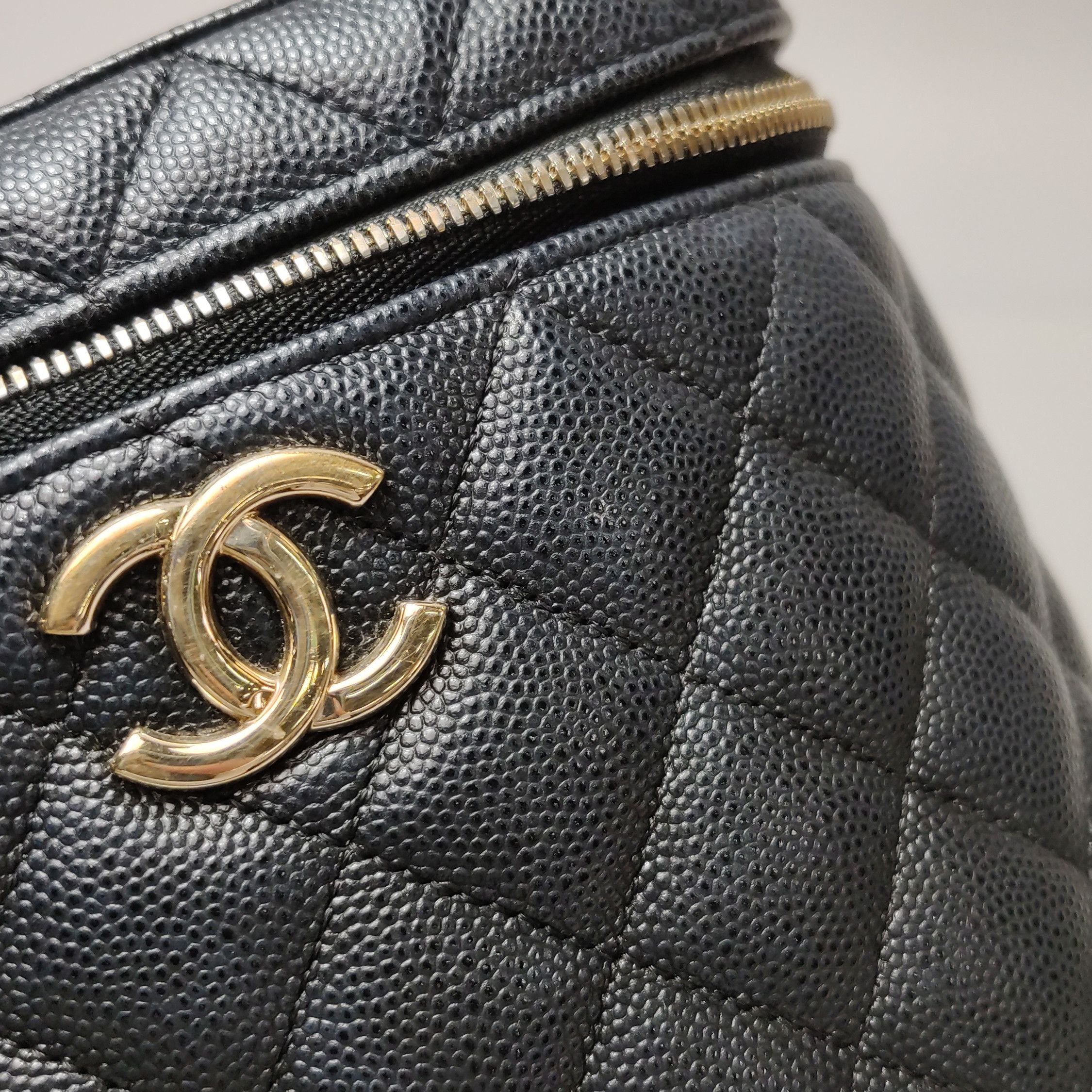 Chanel Chanel Women os Shoulder Bags Size ONE SIZE - 16 Thumbnail
