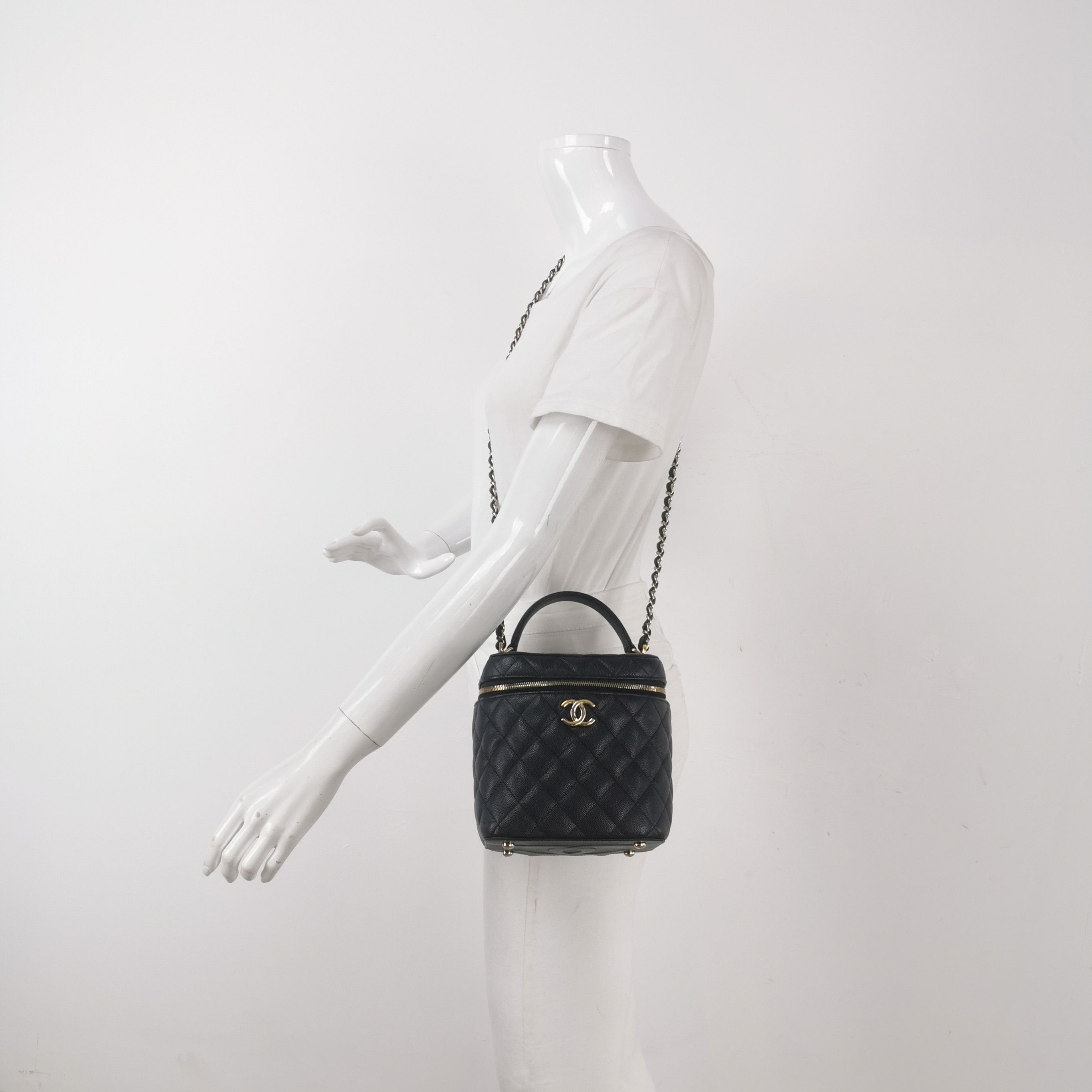 Chanel Chanel Women os Shoulder Bags Size ONE SIZE - 2 Thumbnail
