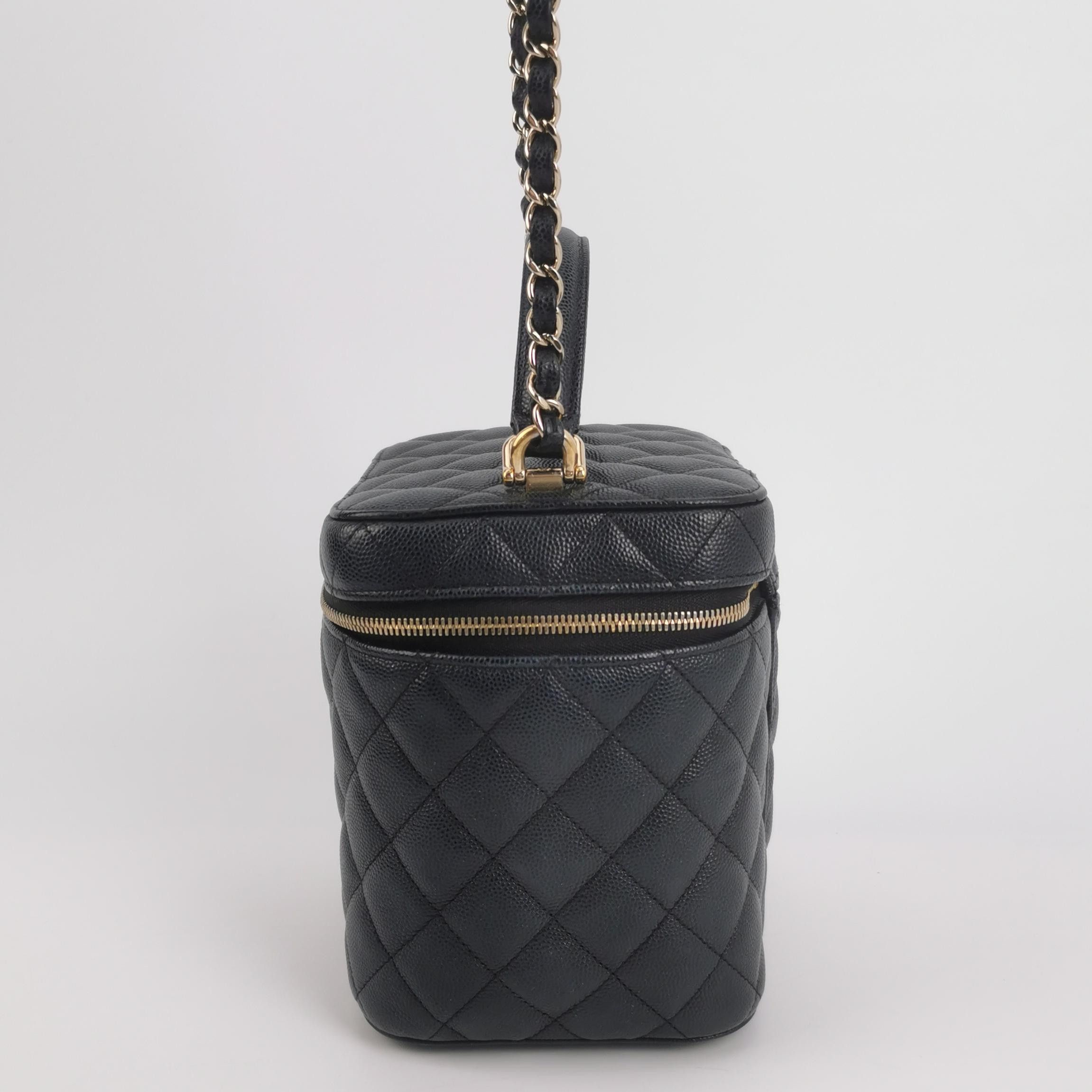 Chanel Chanel Women os Shoulder Bags Size ONE SIZE - 3 Thumbnail