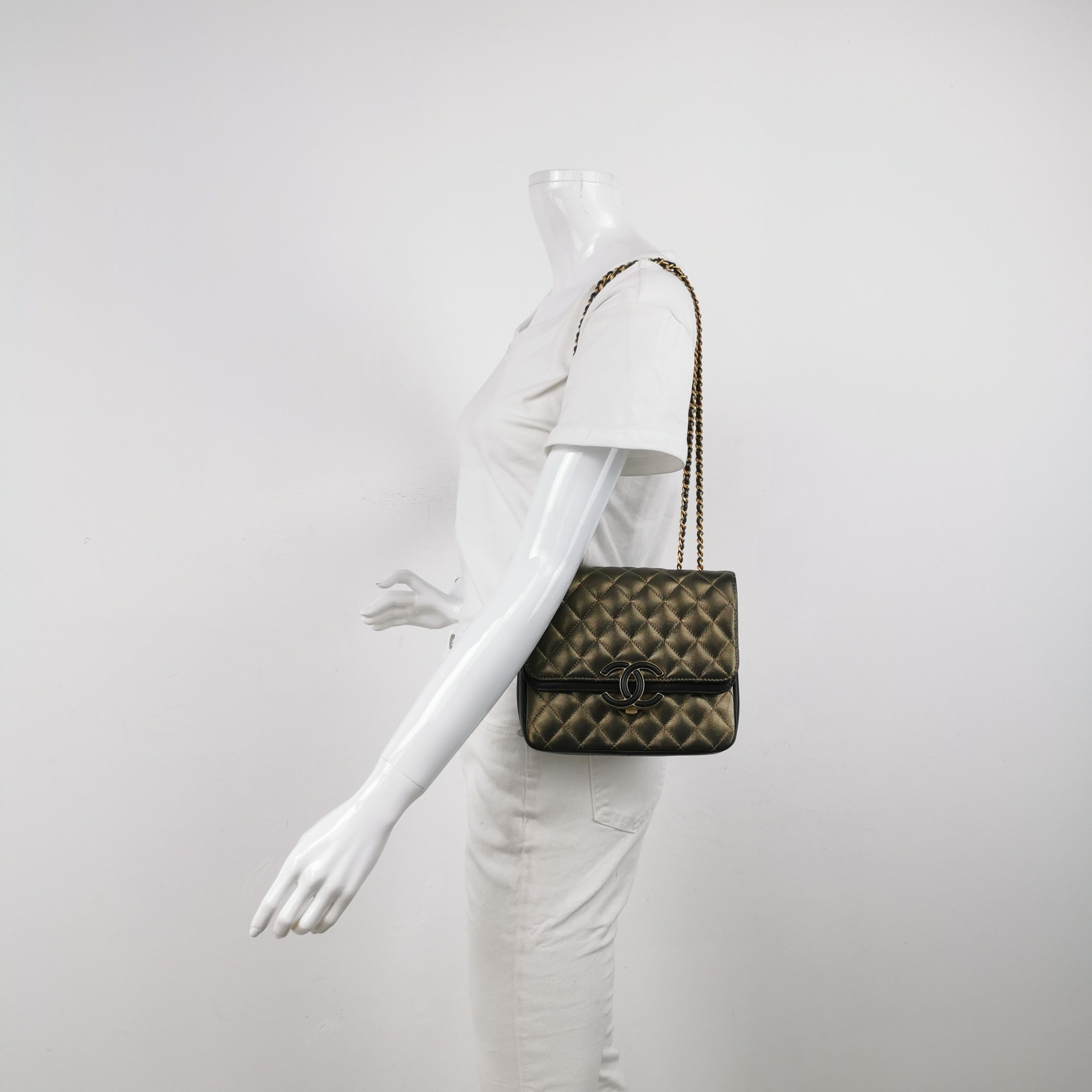 Chanel Chanel Women os Shoulder Bags Size ONE SIZE - 2 Thumbnail