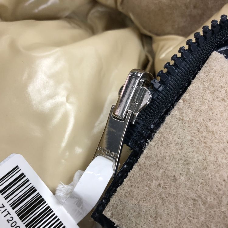 Gucci Gucci Logo Patch Puffer Vest Size 36 Size XS / US 0-2 / IT 36-38 - 9 Thumbnail