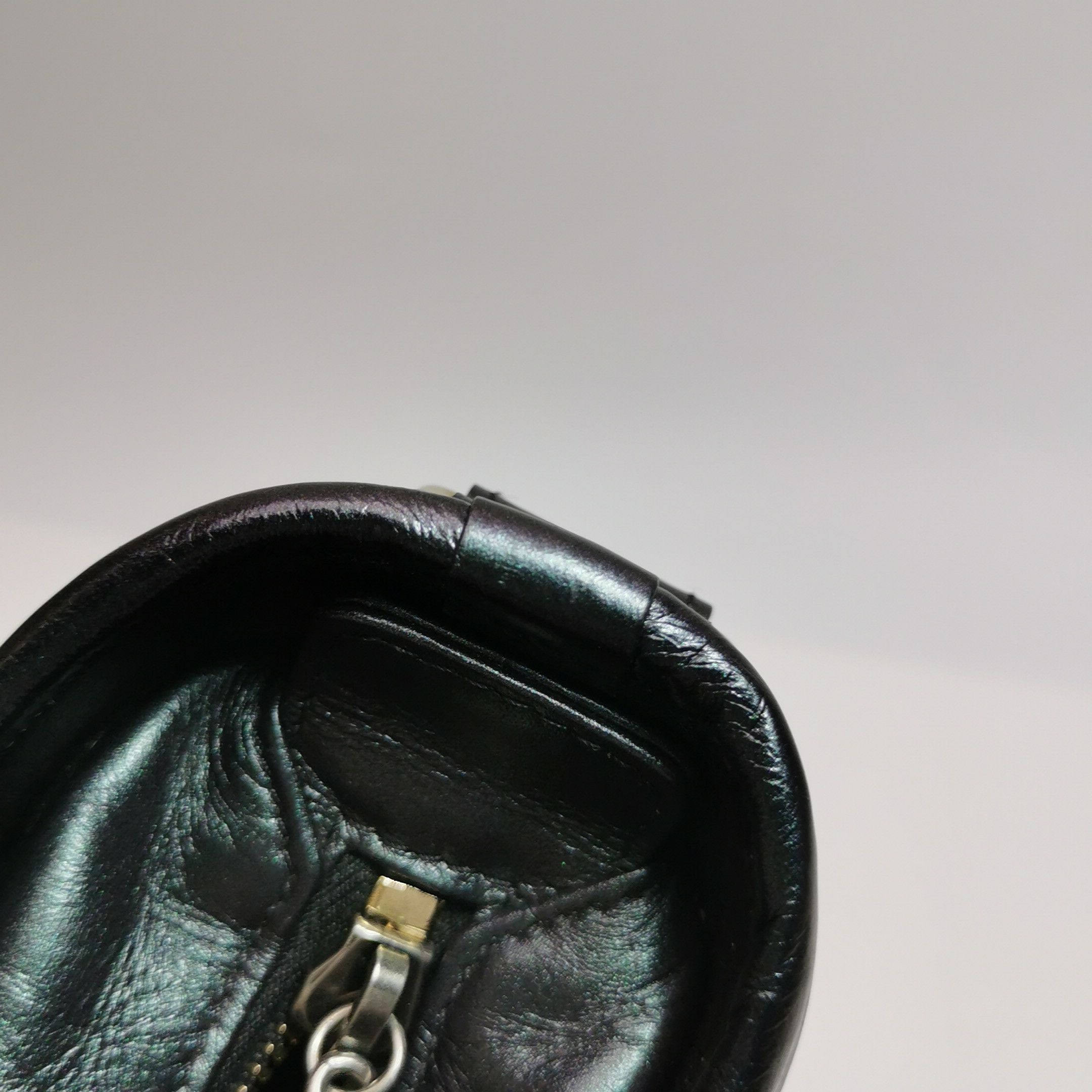 Chanel Chanel Women os Crossbody Bags Size ONE SIZE - 17 Thumbnail