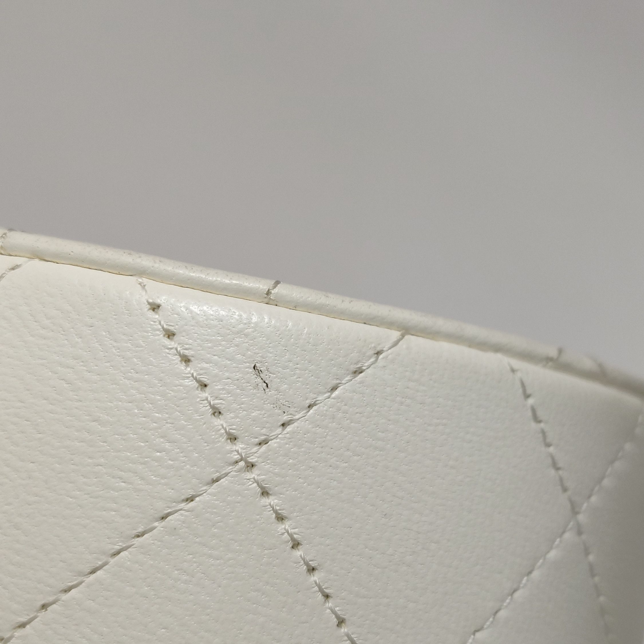 Chanel Chanel Women os Crossbody Bags Size ONE SIZE - 20 Thumbnail