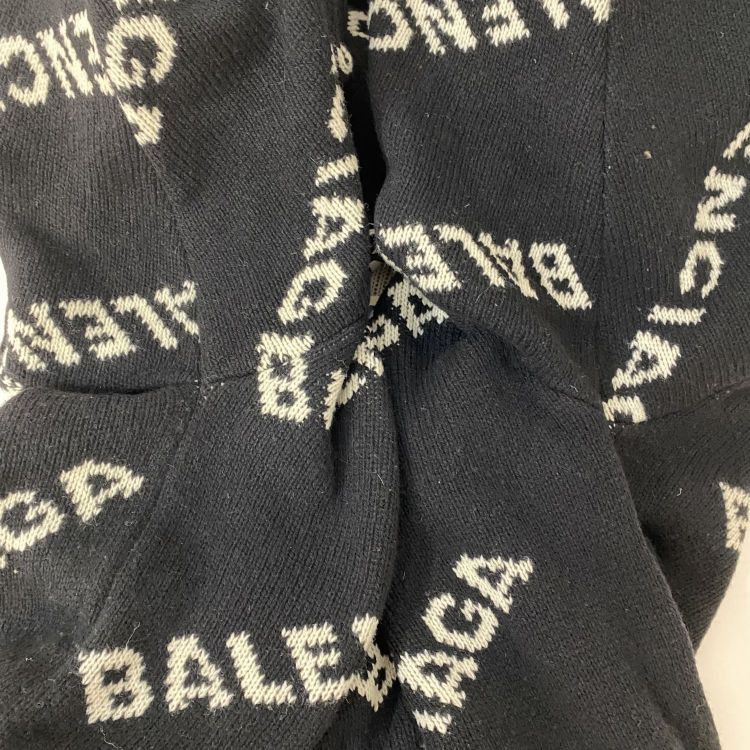 Balenciaga Balenciaga All-Over Logo Sweater XS Size XS / US 0-2 / IT 36-38 - 11 Thumbnail