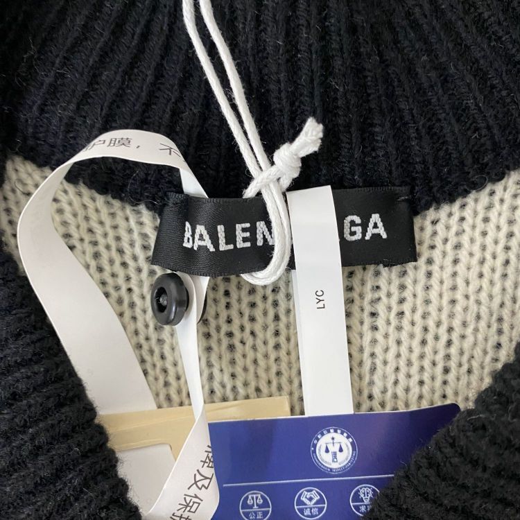 Balenciaga Balenciaga All-Over Logo Sweater XS Size XS / US 0-2 / IT 36-38 - 3 Thumbnail
