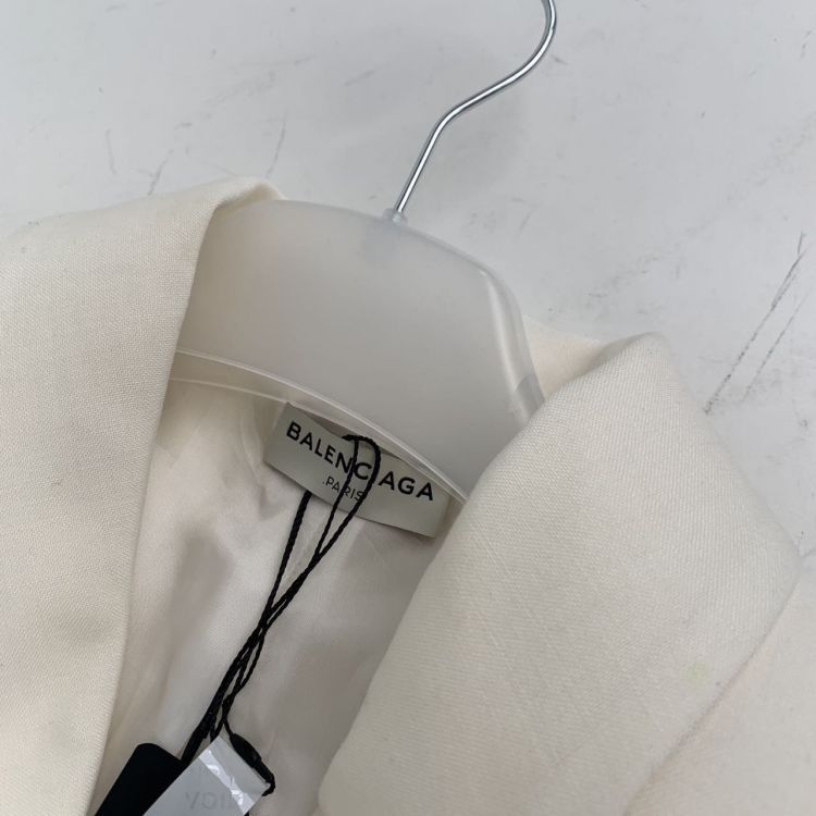 Balenciaga Balenciaga White Wool Mohair Blend Vest Size 38 Size S / US 4 / IT 40 - 6 Thumbnail