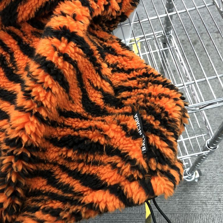 Balenciaga Balenciaga Tiger Pattern Fleece Jacket Size 44 Size US S / EU 44-46 / 1 - 8 Thumbnail