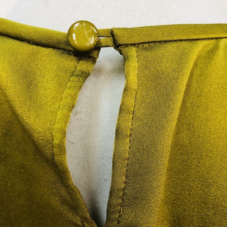 Yves Saint Laurent Yves Saint Laurent Olive Green Blouse Size M Size M / US 6-8 / IT 42-44 - 5 Thumbnail