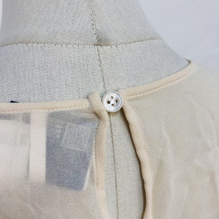 Yves Saint Laurent Yves Saint Laurent Rive Gauche Silk Blouse Size 36 Size XS / US 0-2 / IT 36-38 - 4 Thumbnail