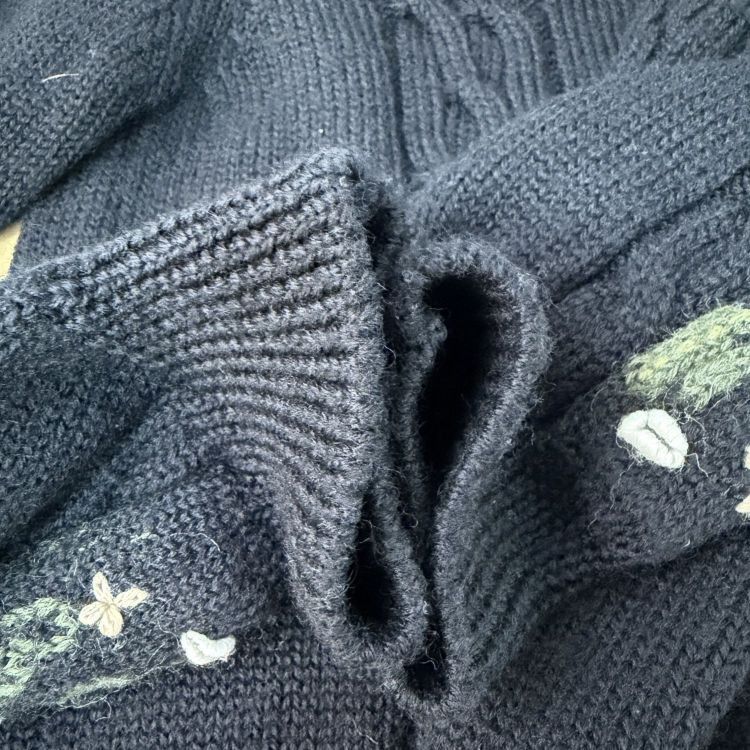 Saint Laurent Paris Saint Laurent Floral Embroidered Cable Knit Sweater Size S Size US S / EU 44-46 / 1 - 11 Thumbnail