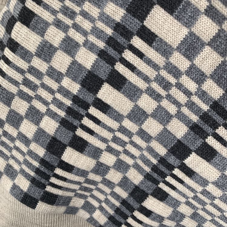 Yves Saint Laurent Yves Saint Laurent Check Pattern Sweater Size M Size US M / EU 48-50 / 2 - 6 Thumbnail